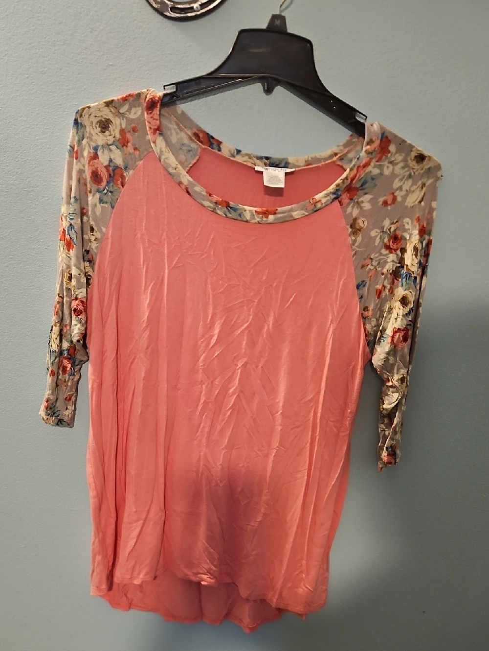 Women's Floral Raglan Sleeve Top - Pink